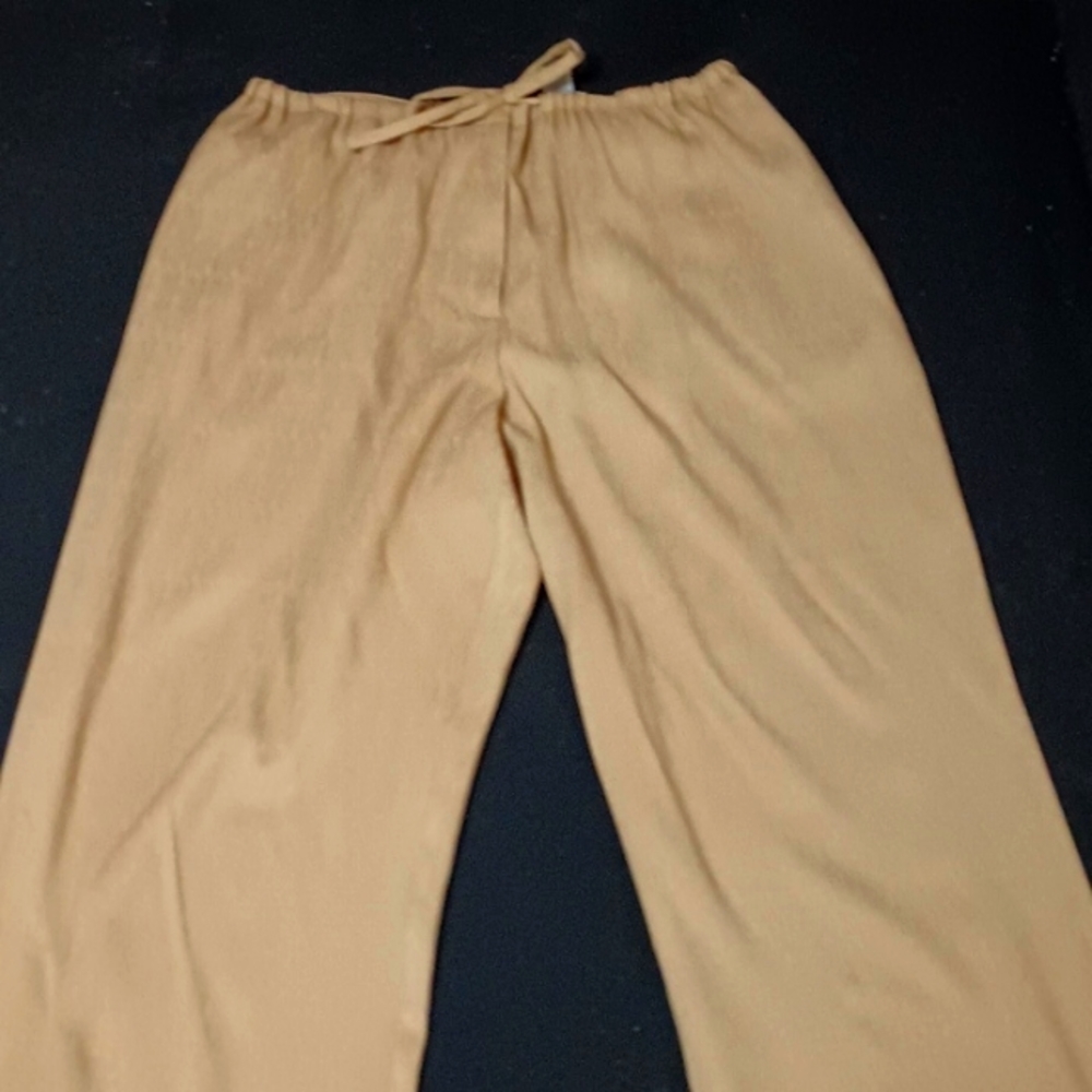 Liz Claiborne drawstring capri in BIEGE